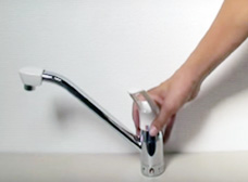 水栓本体の取り付け