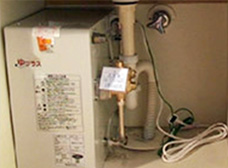 電気温水器を仮置き