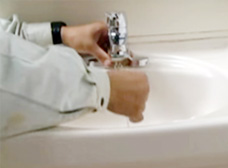 水栓本体の取り付け